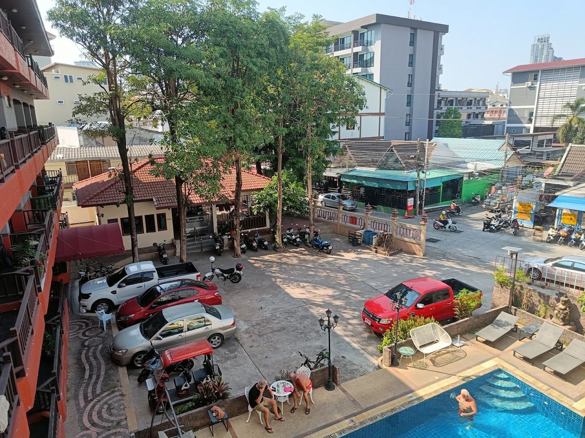 Happy Hostel Pattaya exterior in Walking Street