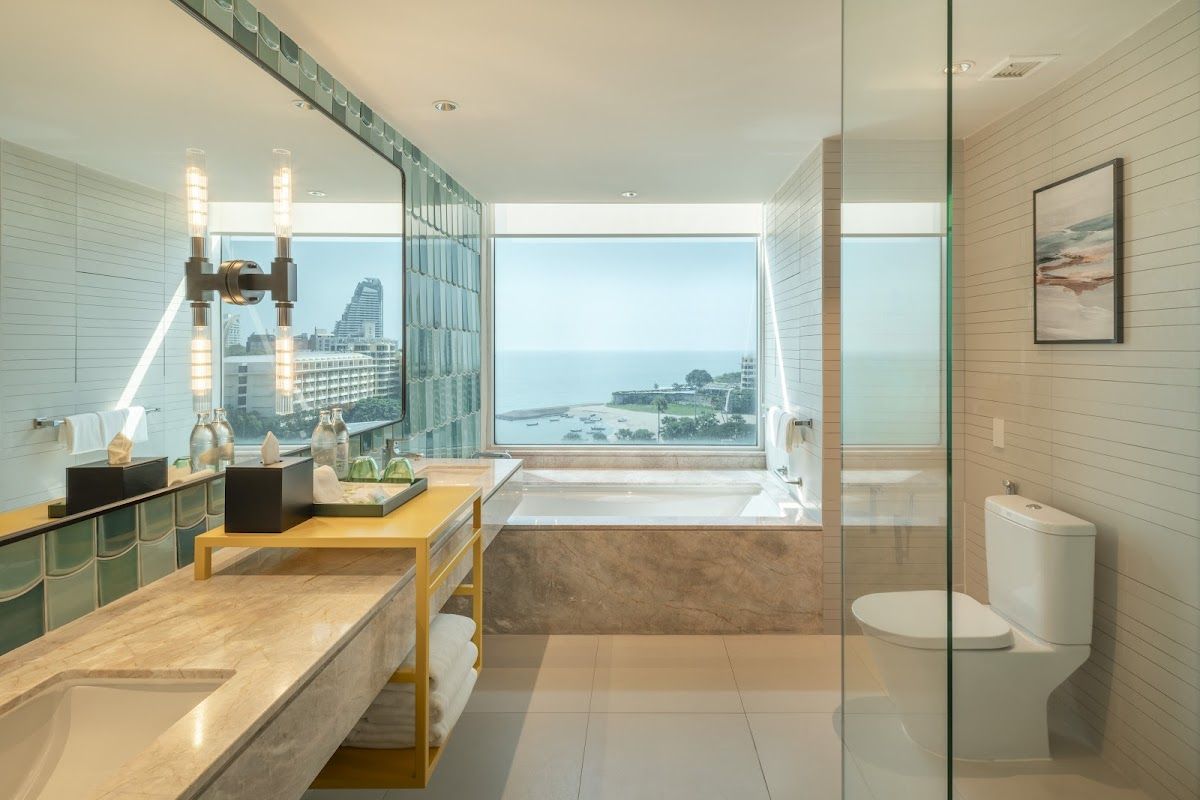 Holiday Inn Pattaya by IHG facilities in Central Pattaya