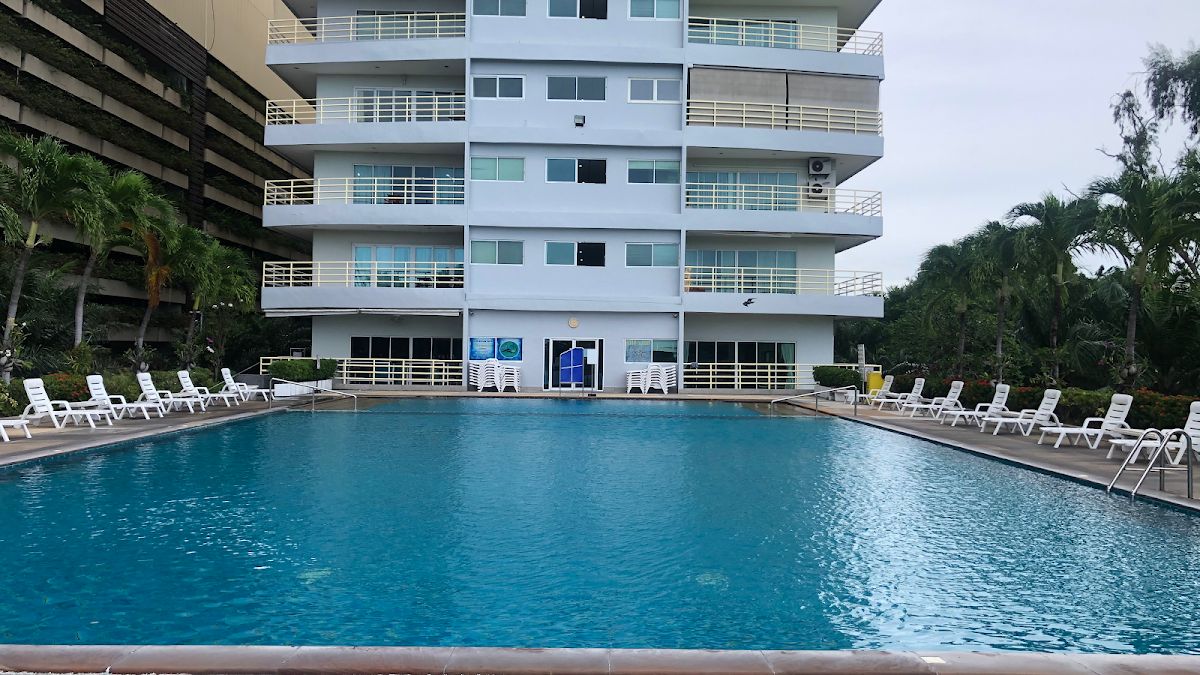 Honeys @ View Talay 6 exterior in Central Pattaya