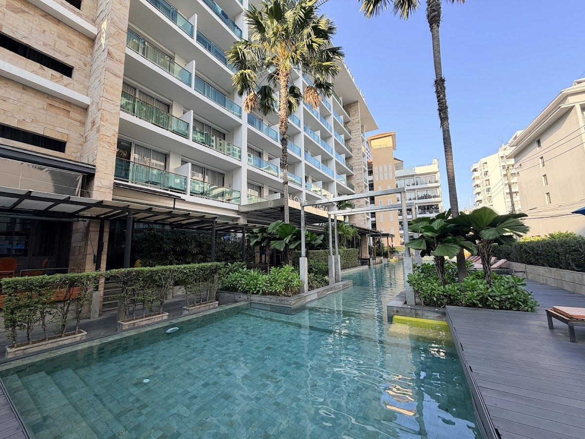 Hotel Vista Pattaya exterior in Central Pattaya