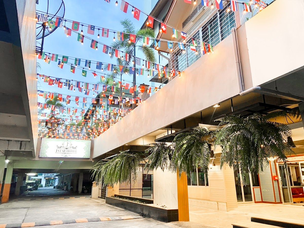 J STAR exterior in Jomtien Beach
