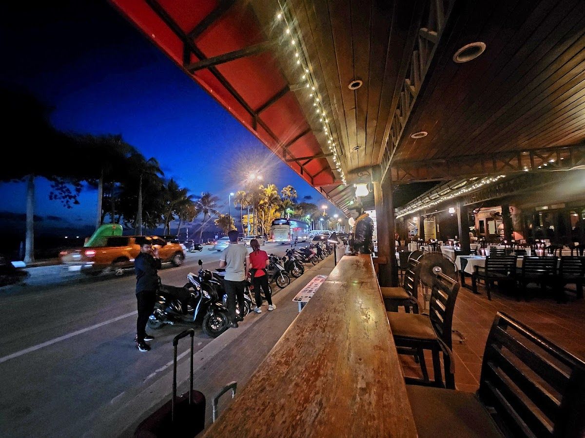 Jomtien Boathouse exterior in Central Pattaya