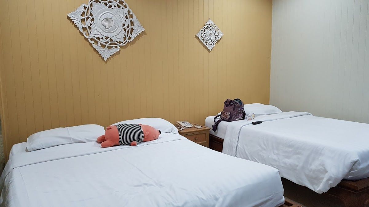 Kasalong Resort and Spa pool and grounds in Central Pattaya