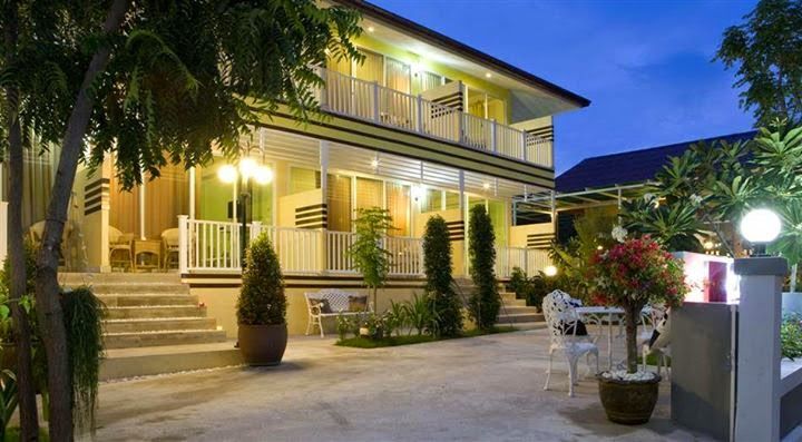 Koh Larn Riviera exterior in Naklua