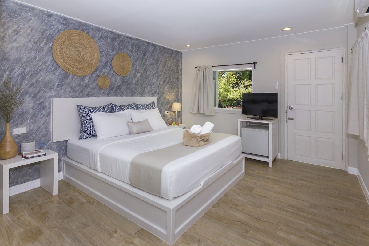 Let's Hyde Resort & Villas - Pool Cabanas pool and grounds in Central Pattaya