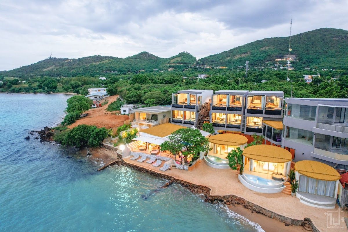 Madusea Grand Villa exterior in Central Pattaya