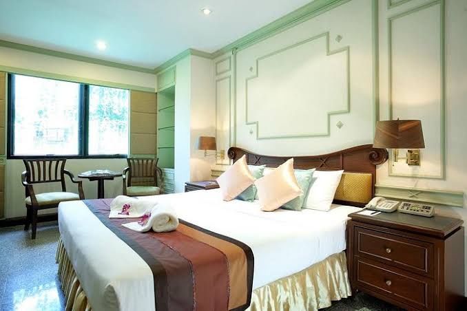 Majestic Suites Pattaya pool and grounds in Central Pattaya
