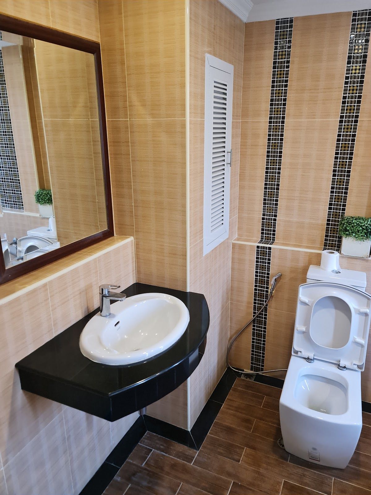 Maleez Lodge Hotel room interior in Central Pattaya
