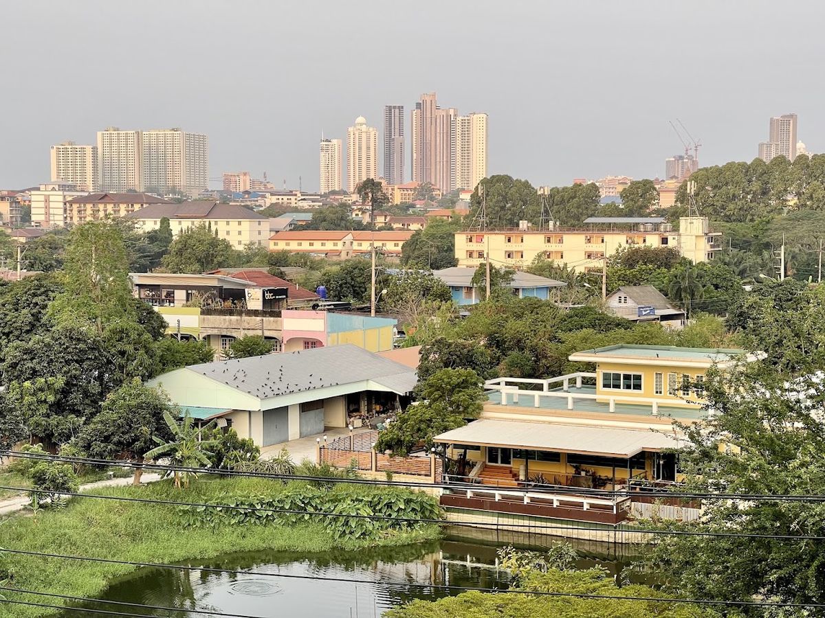 Mandarin Eastville Pattaya exterior in Naklua