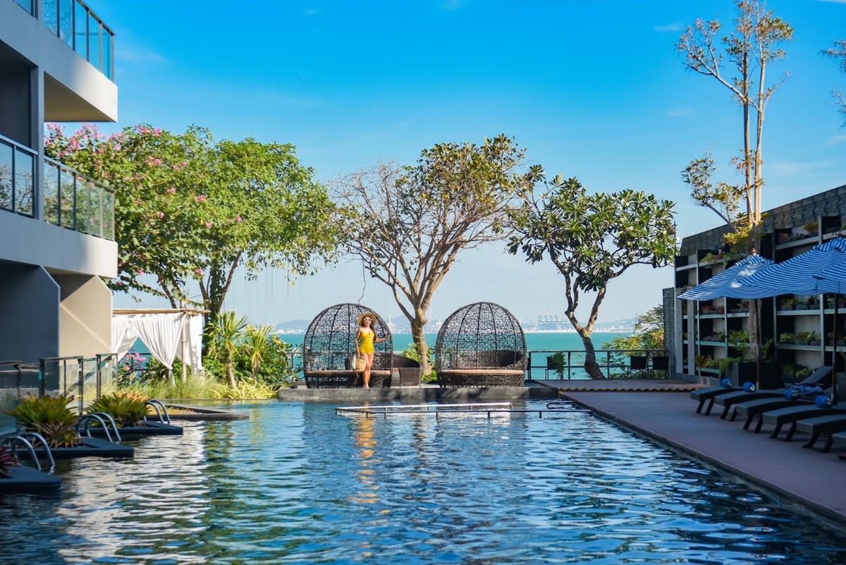 Mayaana Beach Resort Pattaya exterior in Central Pattaya