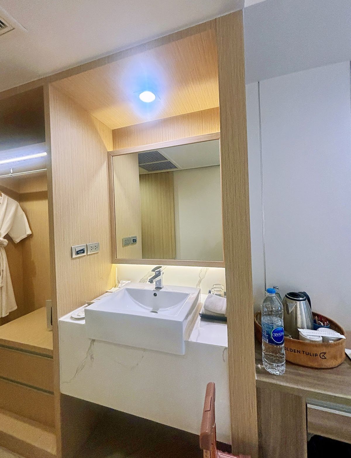 Mayaana Beach Resort Pattaya facilities in Central Pattaya