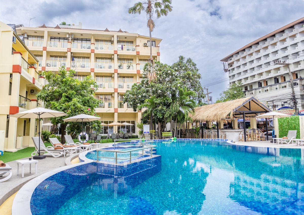Mermaid's Beach Resort exterior in Jomtien