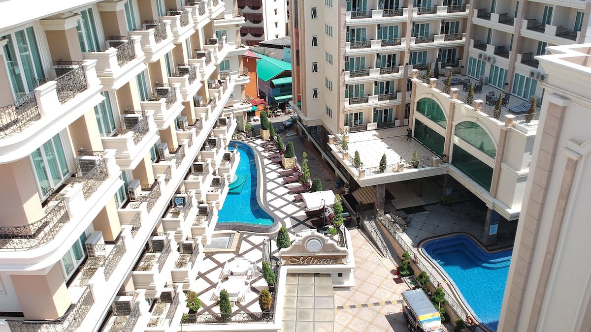 Miracle Suites exterior in Central Pattaya