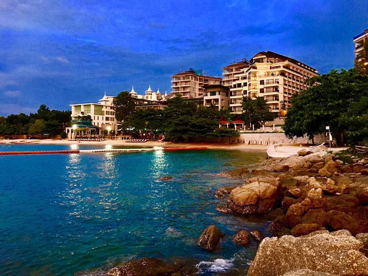 Modus Beachfront Resort exterior in North Pattaya