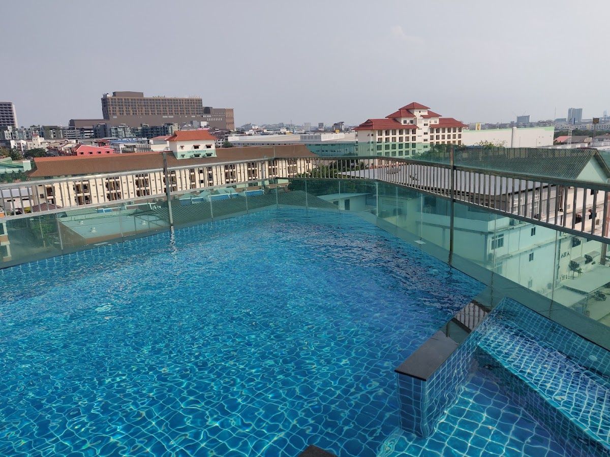 Nova Express Pattaya room interior in Central Pattaya
