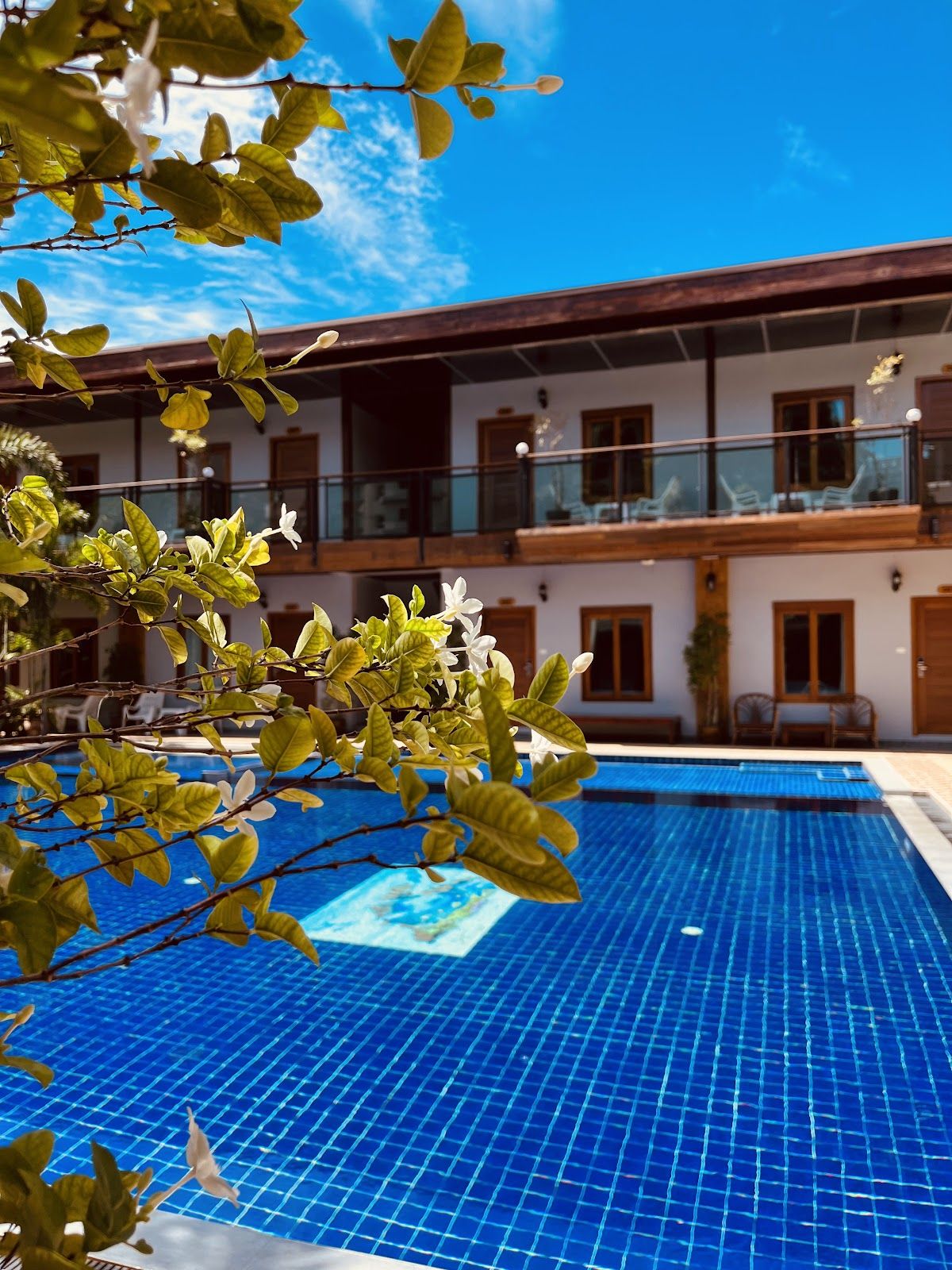 Paradise Land Resort exterior in Central Pattaya