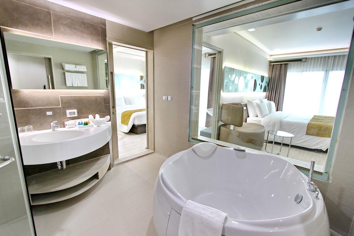 Pattaya Discovery Beach Hotel facilities in Central Pattaya