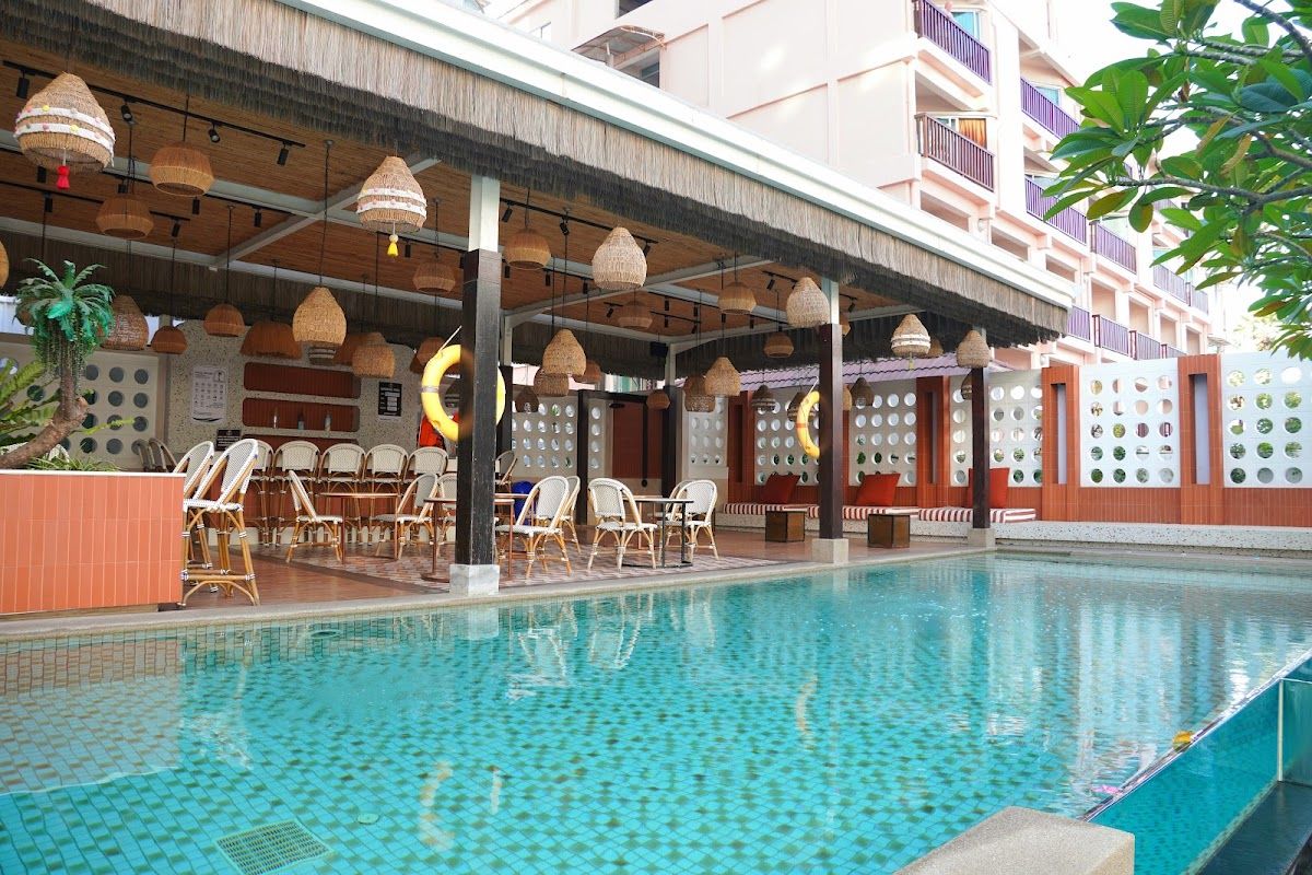 Pattaya Sea View Hotel exterior in North Pattaya