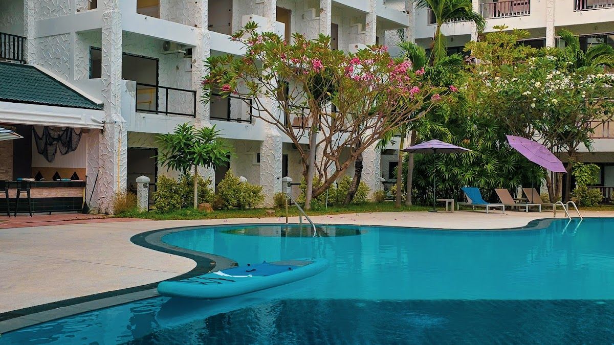 Pooh​ Beach​ ​Resort​ & Spa exterior in Jomtien Beach