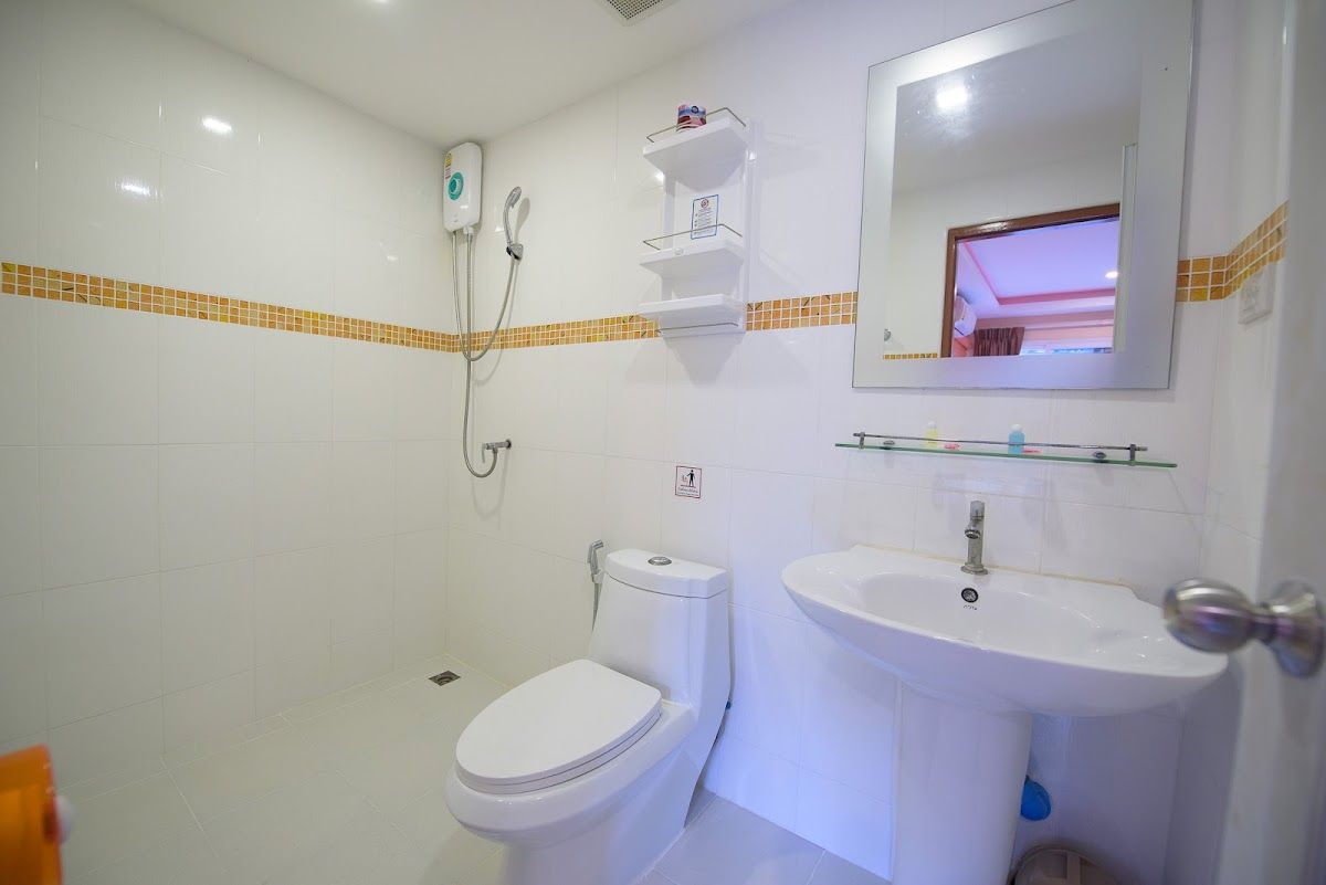 Pratamnak Beach Guesthouse facilities in Jomtien Beach
