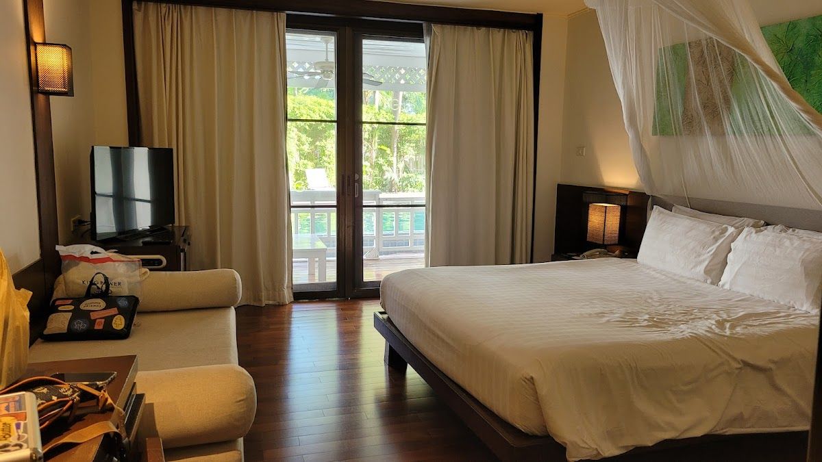 Pullman Pattaya Hotel G pool and grounds in Central Pattaya