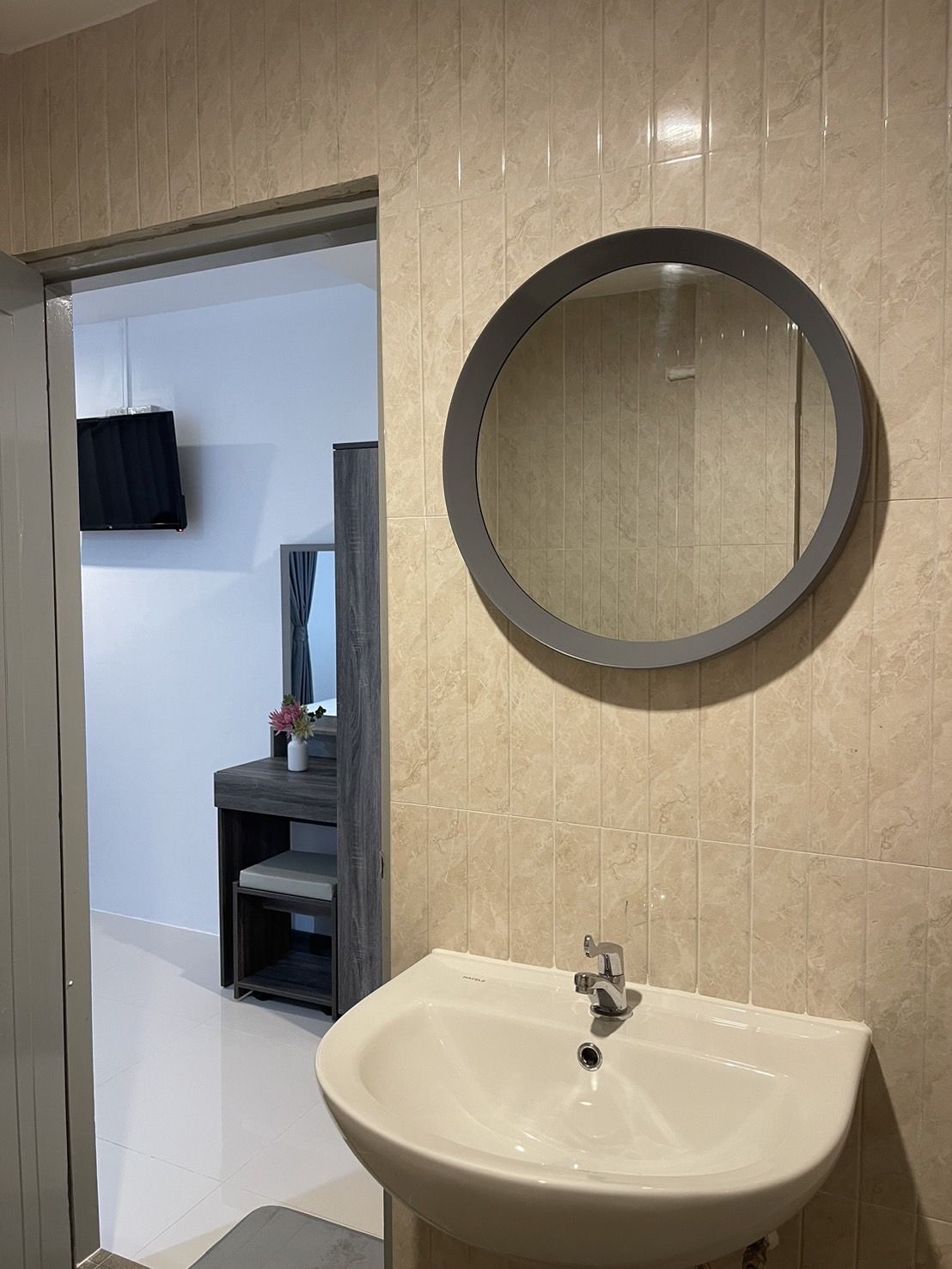 Royal Bj Hotel (Walking Street) room interior in Central Pattaya