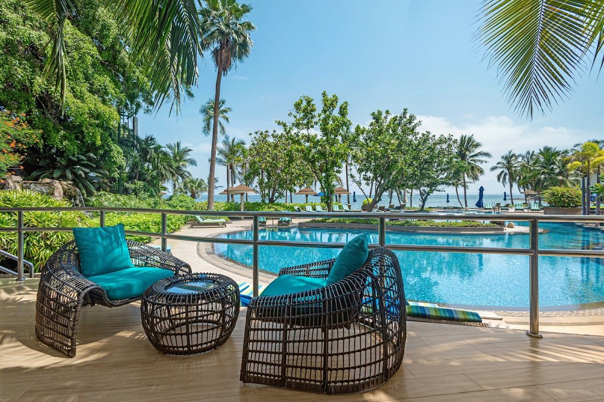 Royal Wing Suites & Spa Pattaya exterior in Central Pattaya