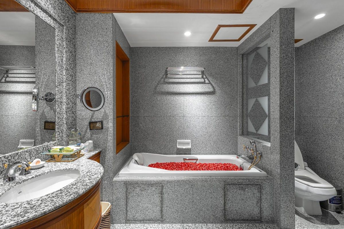 Royal Wing Suites & Spa Pattaya facilities in Central Pattaya