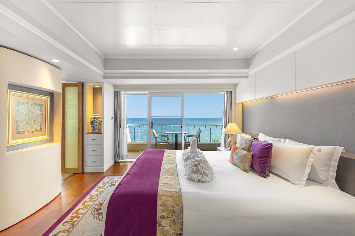 Royal Wing Suites & Spa Pattaya pool and grounds in Central Pattaya
