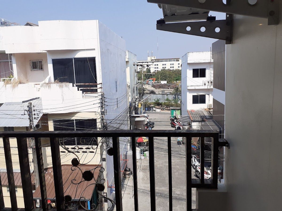 SAB Residence exterior in Pratumnak Hill