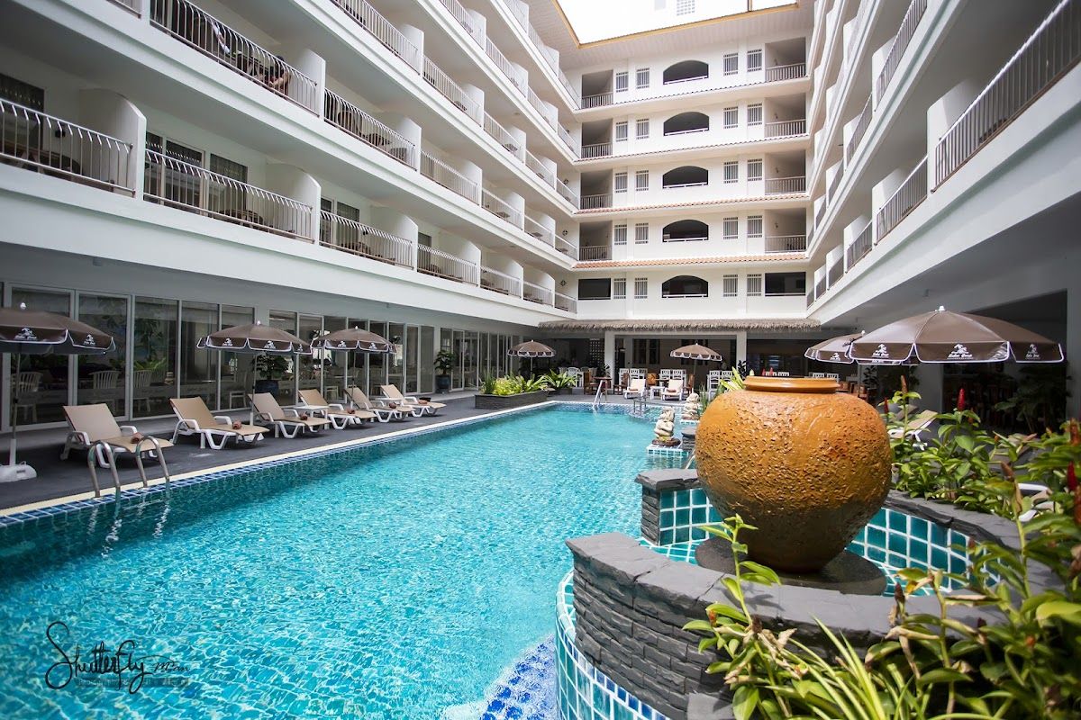 Sabai Wing Hotel exterior in Naklua