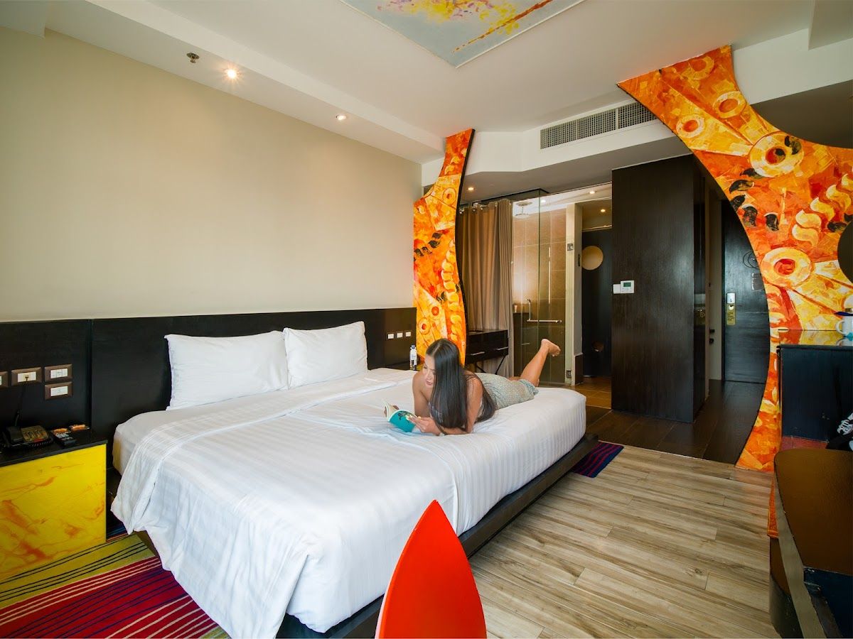 Siam @ Siam Design Hotel Pattaya pool and grounds in Central Pattaya