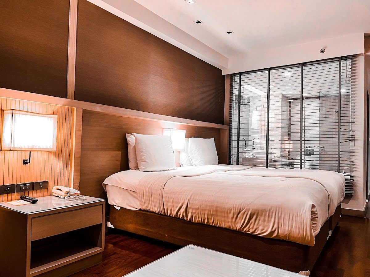 Signature Pattaya Hotel pool and grounds in Central Pattaya