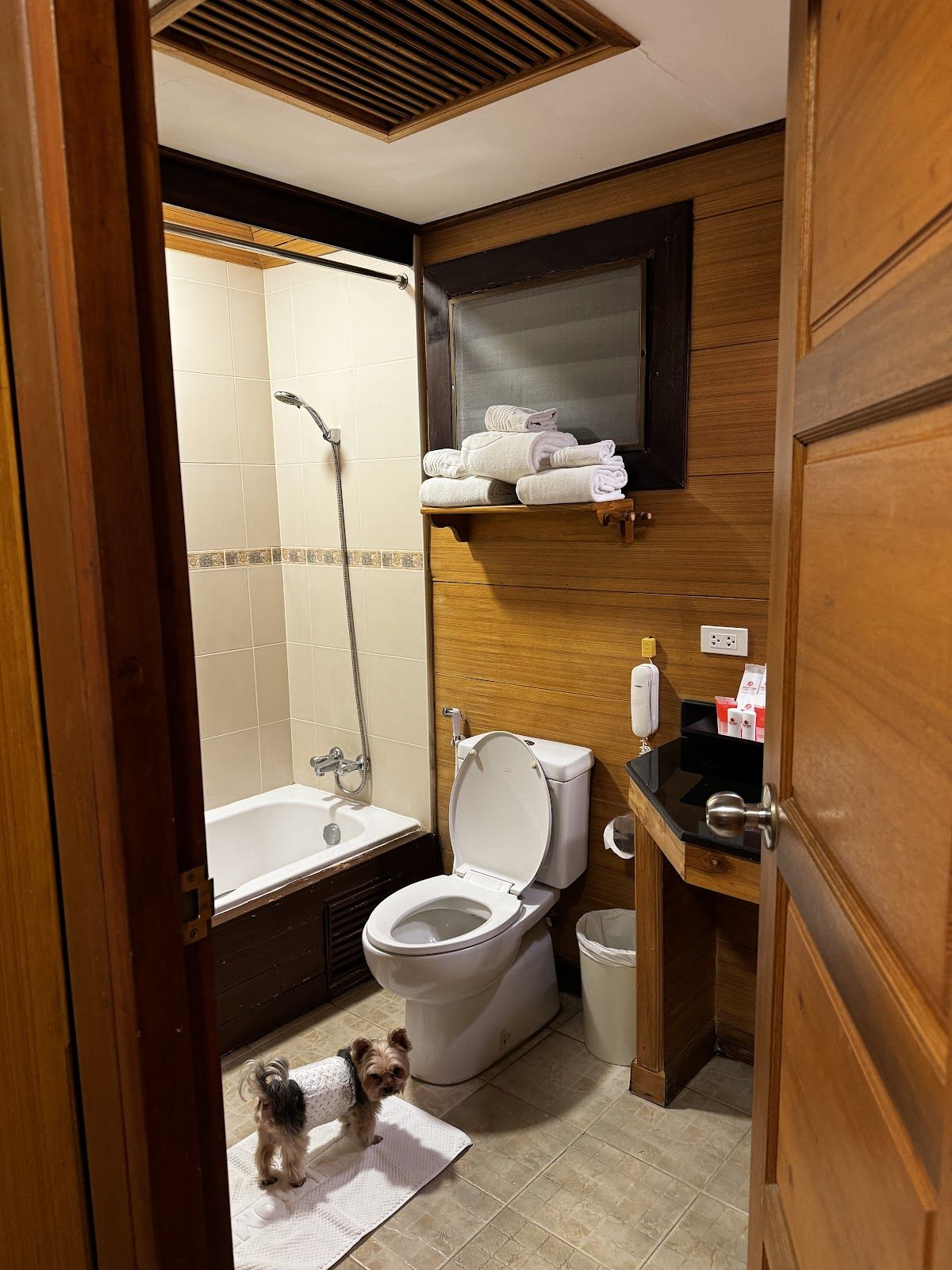 Sunset Village Beach Resort facilities in Bang Saray