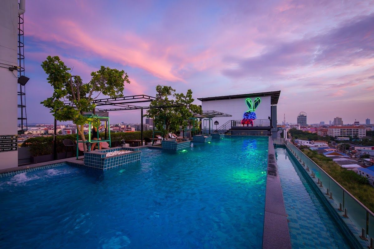 SureStay Plus by Best Western T Pattaya room interior in Central Pattaya