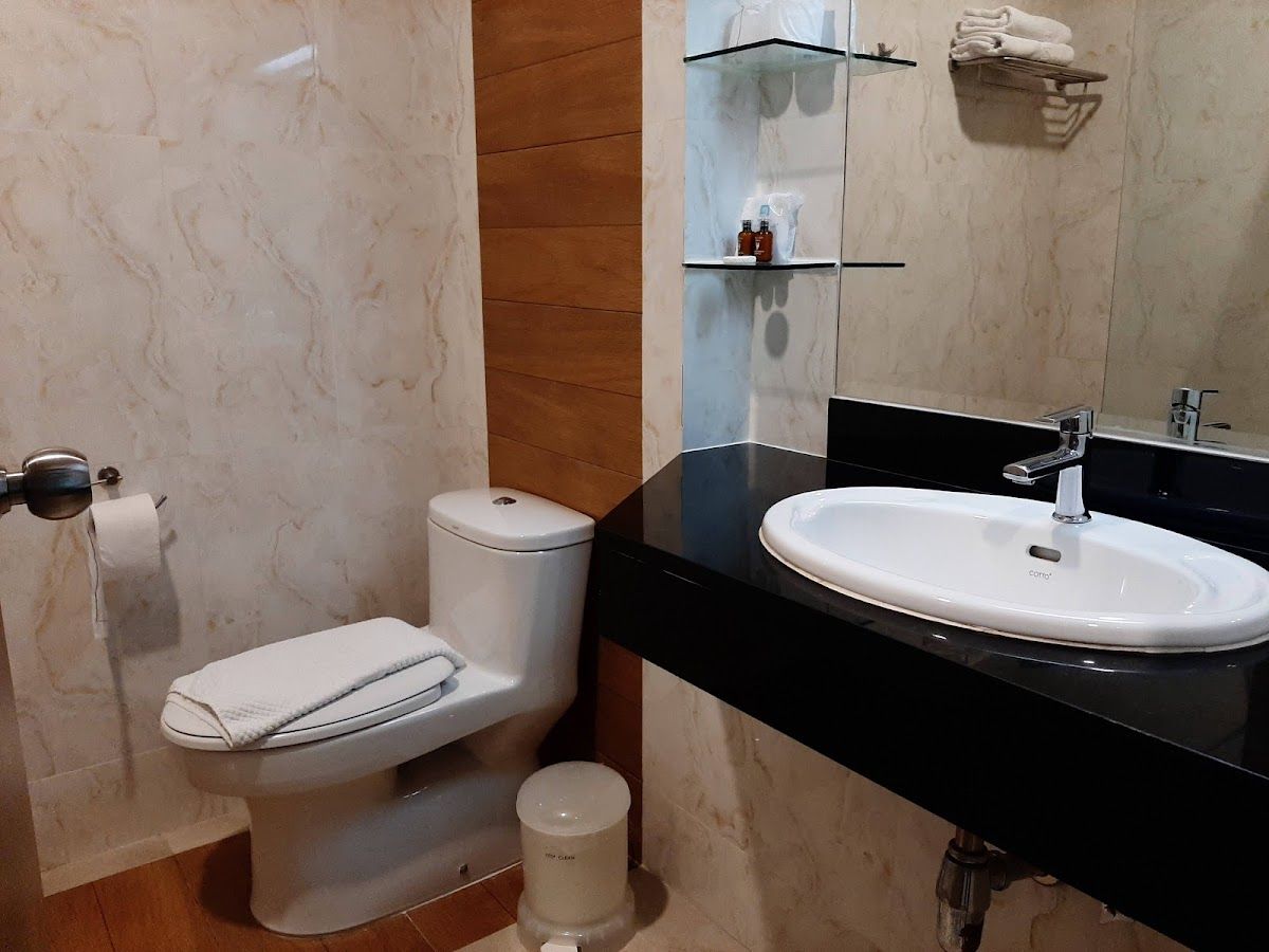 Swan Lake Hotel Sattahip facilities in Bang Saray