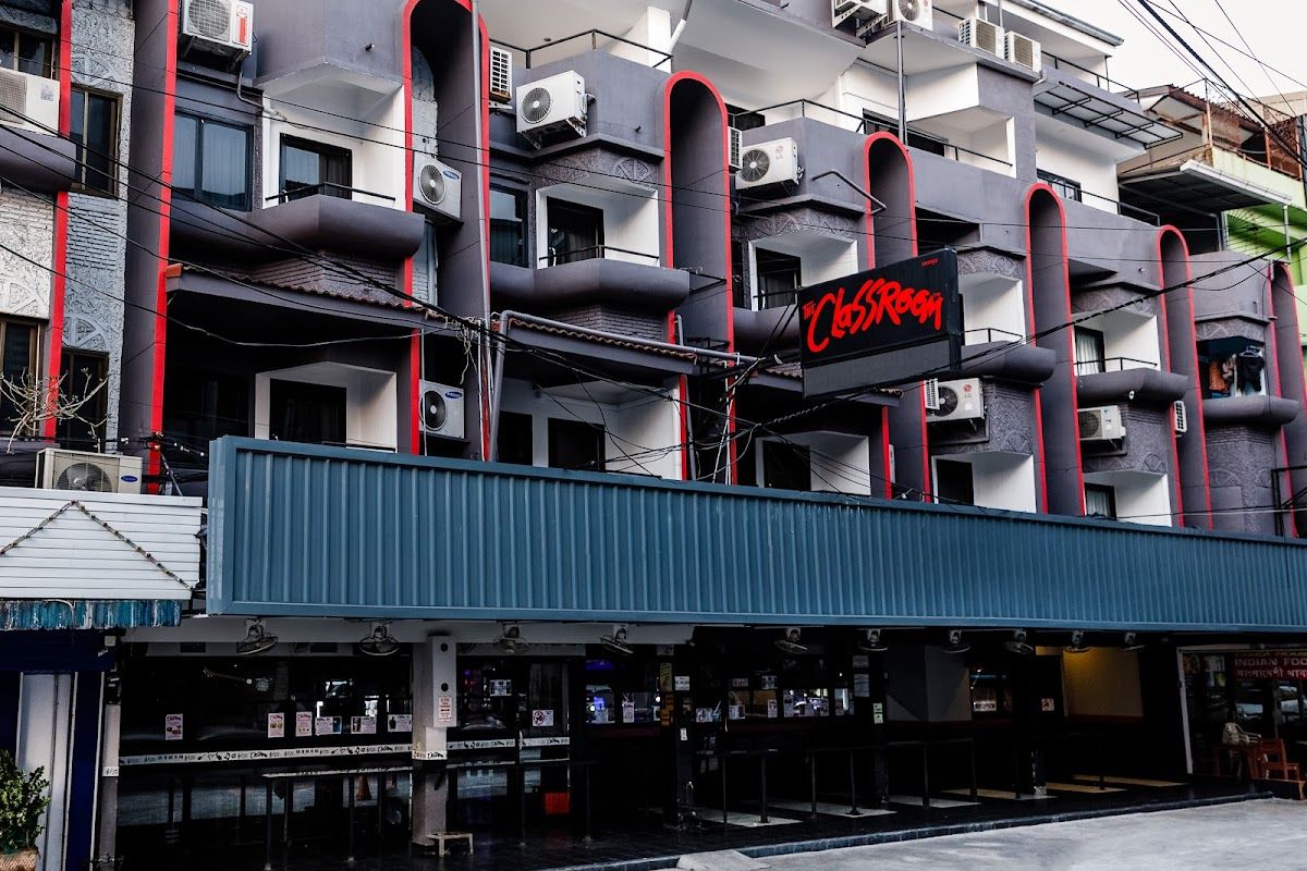 The Classroom Pattaya room interior in Walking Street