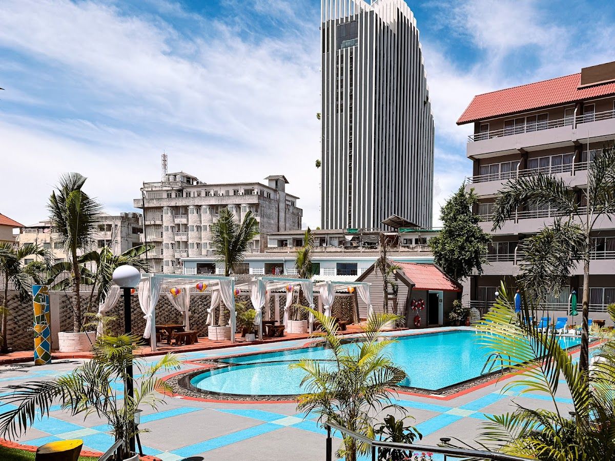 The Holiday Resort exterior in Central Pattaya