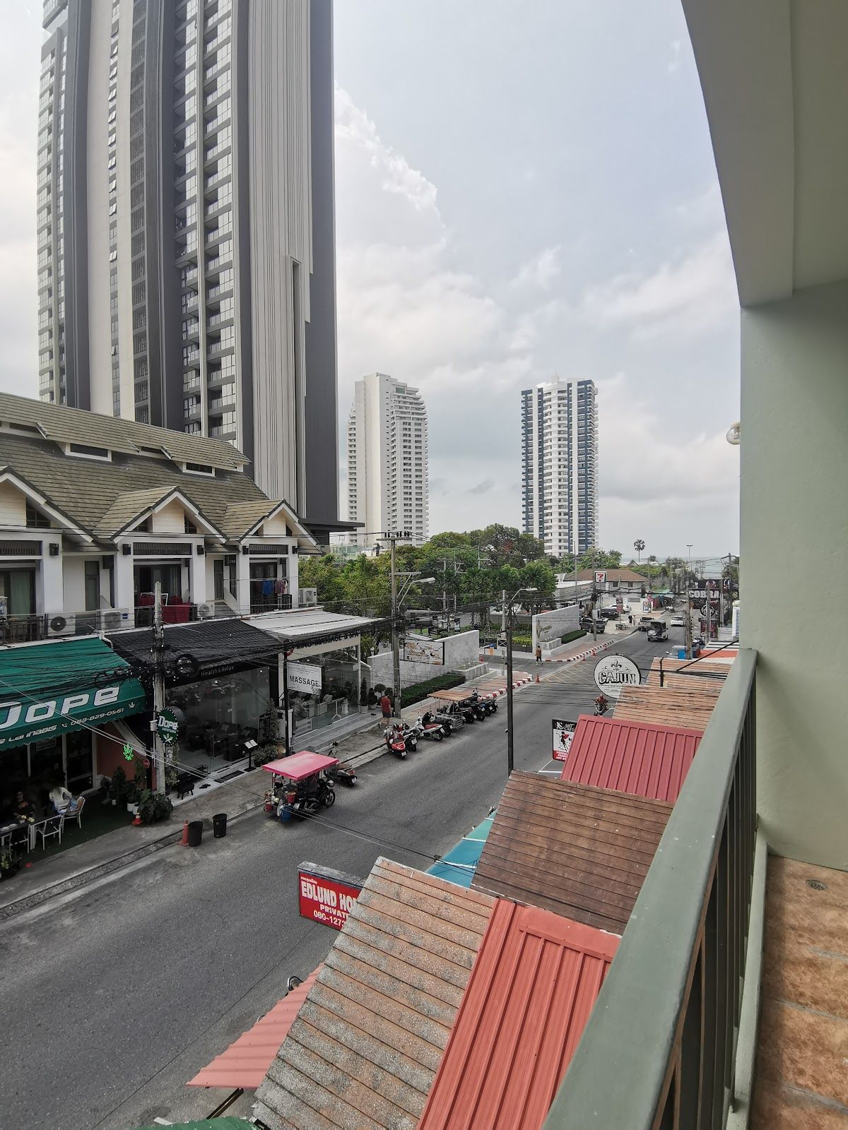 The Palms Hotel Pattaya facilities in Pratumnak Hill