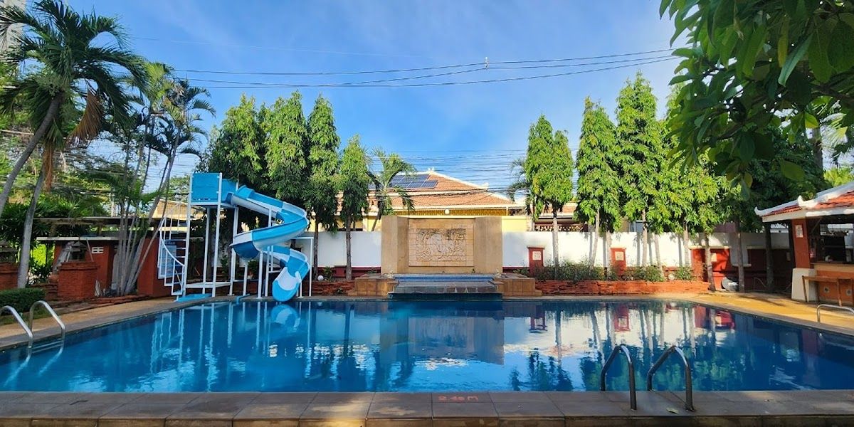 The Riviera Hotel Pattaya exterior in Central Pattaya