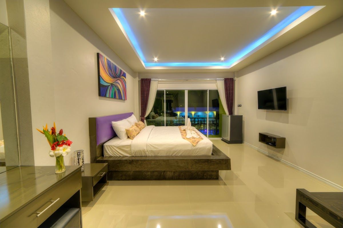 The Serenity Resort Pattaya, Na Jomtien pool and grounds in Central Pattaya