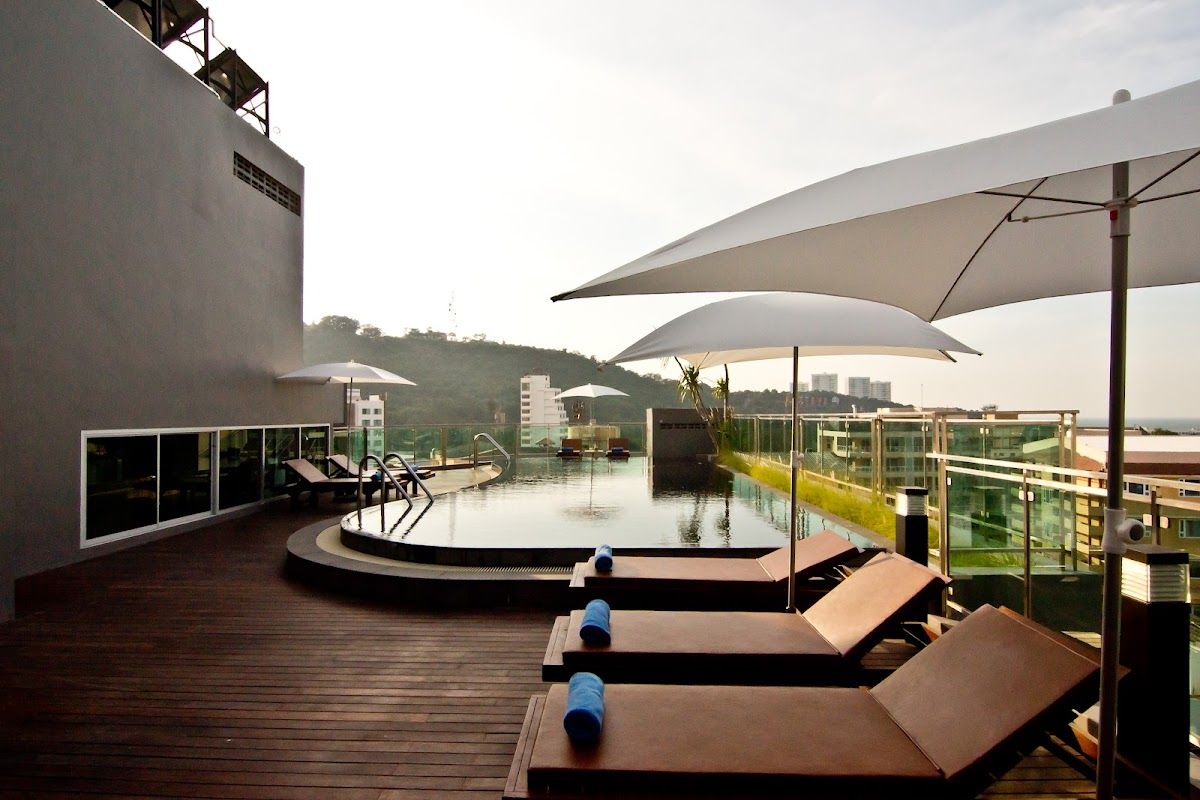 The Sun Xclusive Hotel exterior in Pratumnak Hill