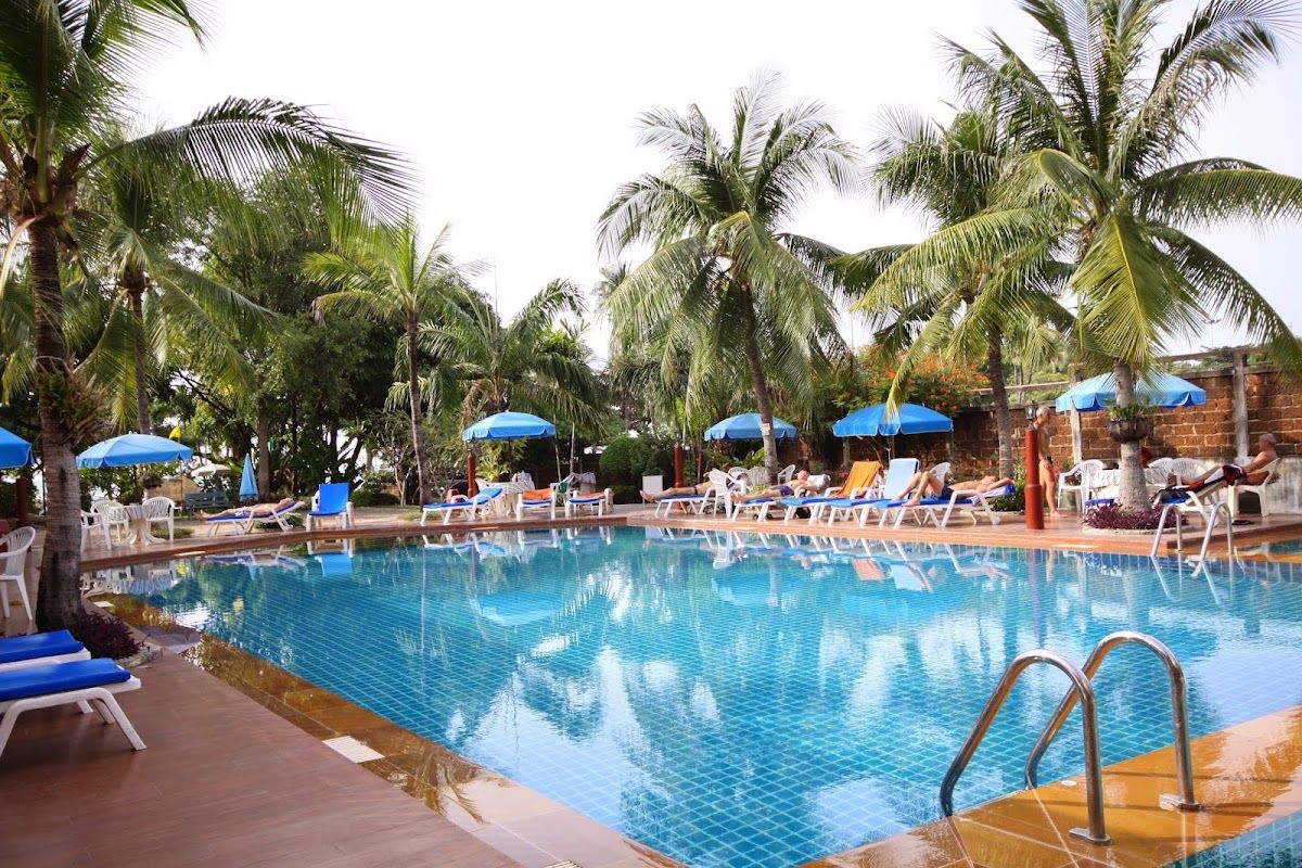 Twin Palms Pattaya exterior in Pratumnak Hill