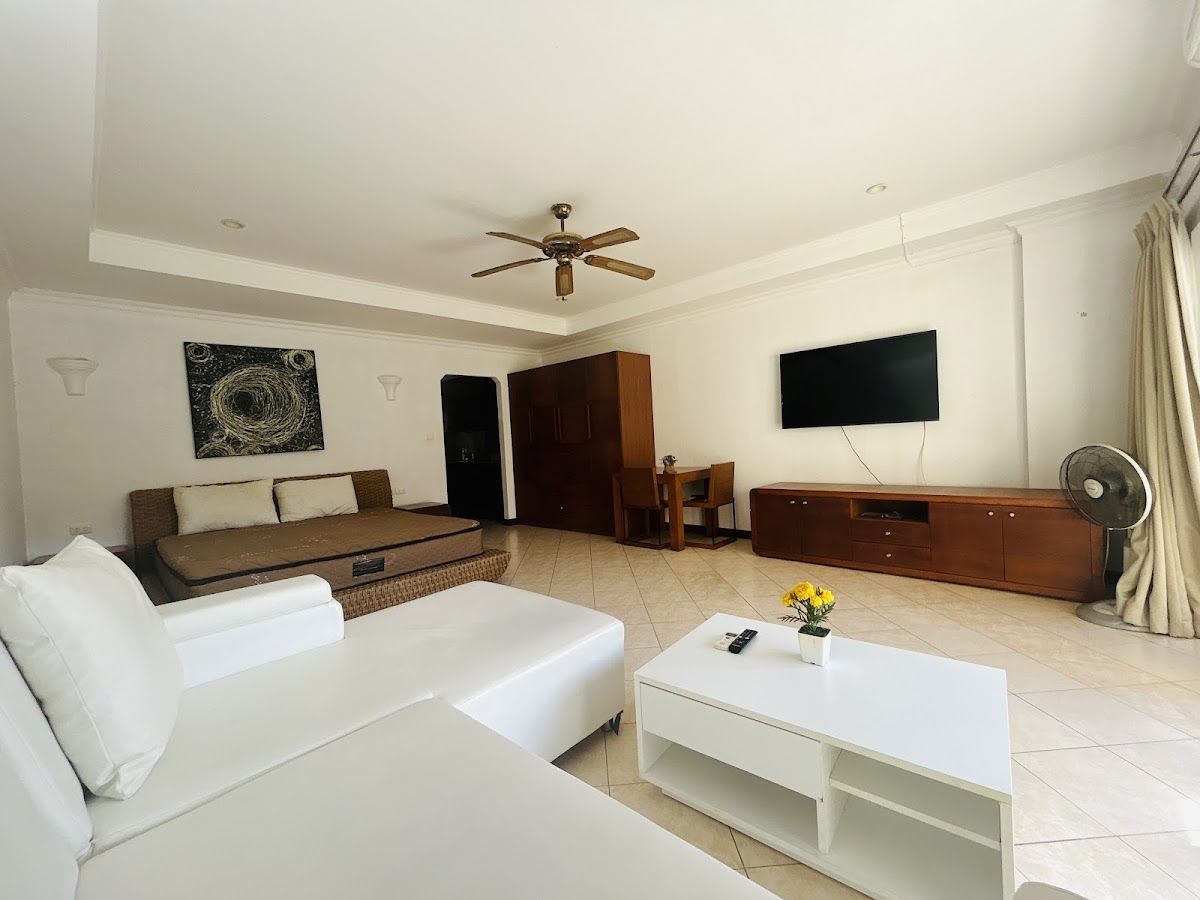 View Talay Residence Hotel pool and grounds in Jomtien