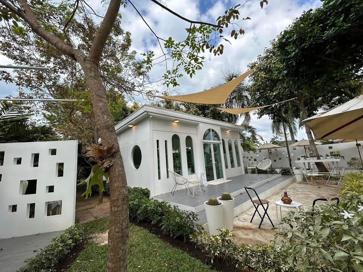Wannee Phachok Resort exterior in Bang Saray