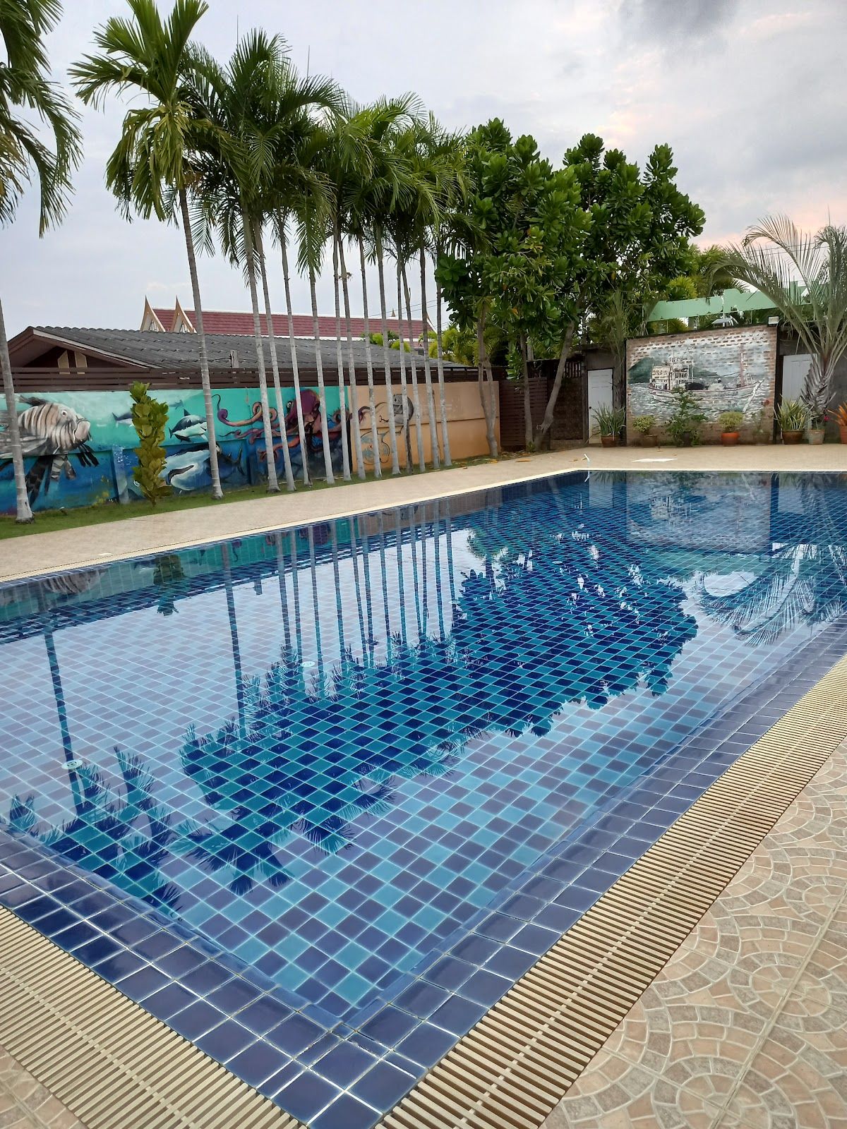 Wannee Phachok Resort room interior in Bang Saray