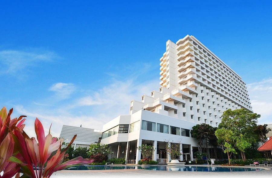 Welcome Jomtien Beach Hotel exterior in Jomtien