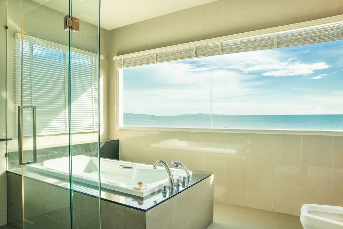 Welcome World Beachfront Resort facilities in Jomtien Beach