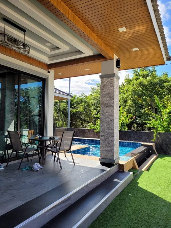 Willkris Resort exterior in Bang Saray