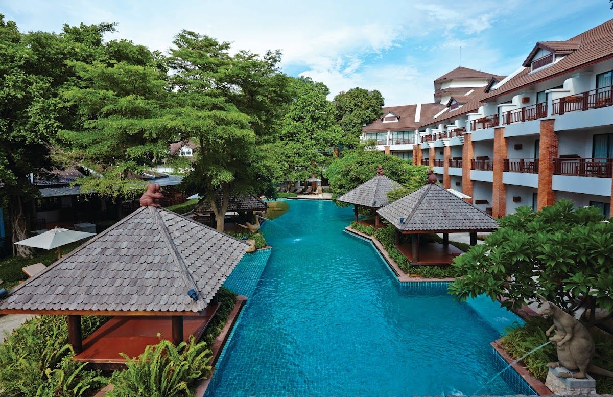 Woodlands Hotel & Resort exterior in Naklua